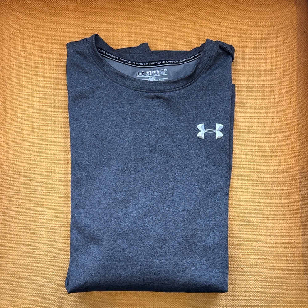 Under Armour Men's Dark Gray Long Sleeve Tee